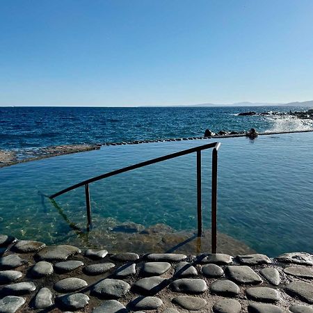 Luxury Family 2Br - Prime Location, Walk To Beach & Shopping, Sunny Balcony - Totolulu Cannes Hoche Exterior photo